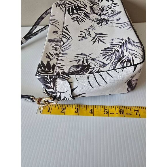 Crossbody Bag with Matching Coin Purse - Picture 8 of 9